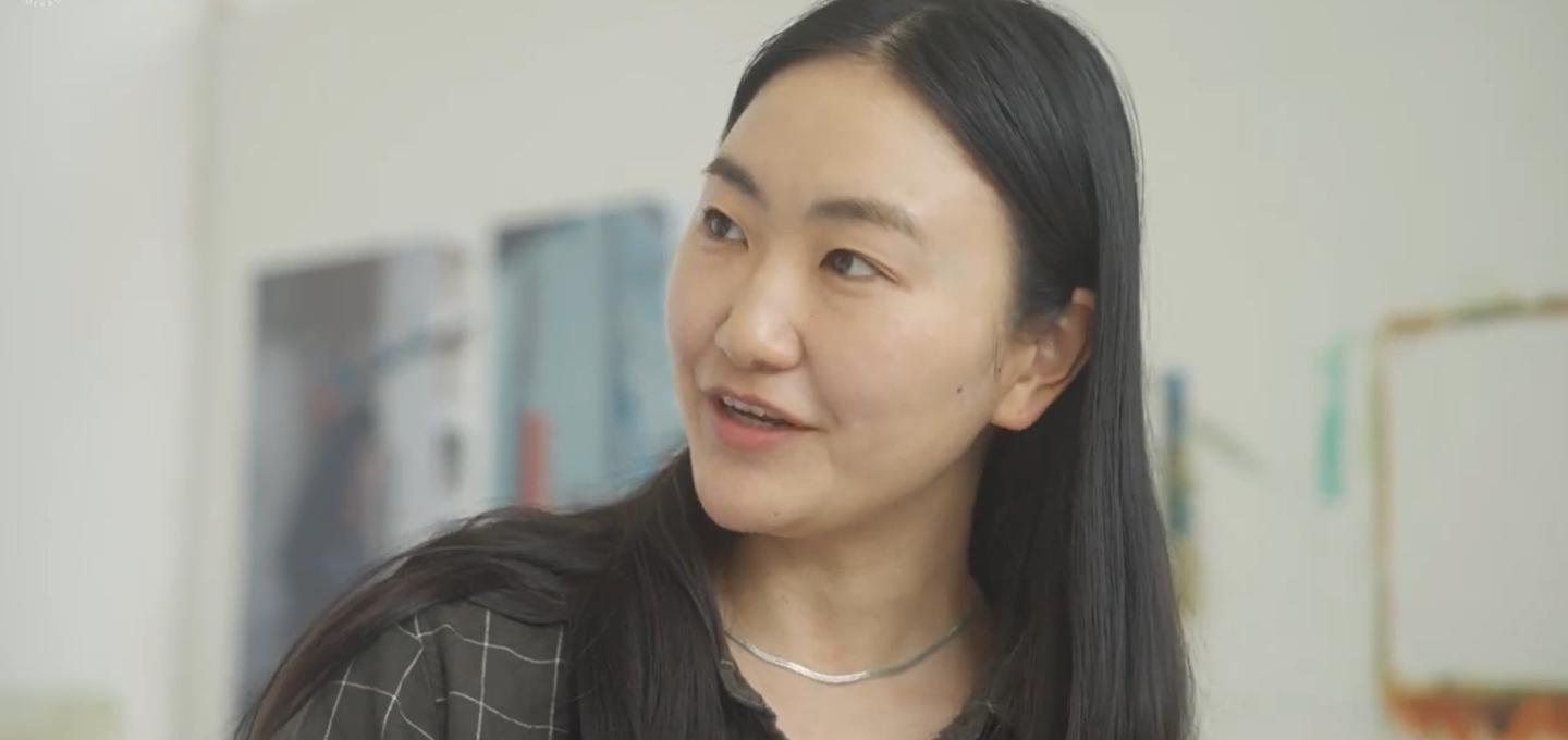 A student on the Contemporary Art Practice programme talks to their lecturer about their work.r