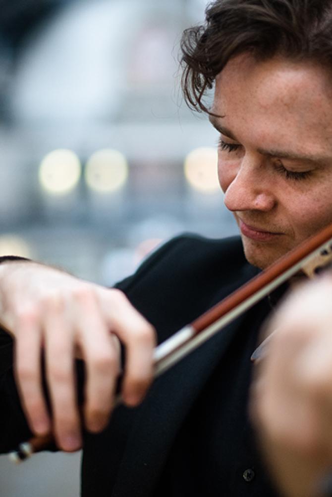 Andrew Taheny playing the violin